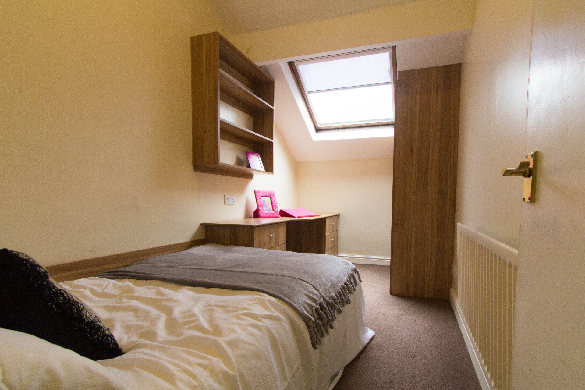Flat 10, 223 Hyde Park Road