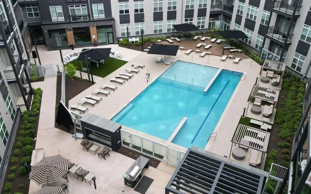 Preserve at Westfields - alloggio per studenti a Contea di Fairfax - piscina