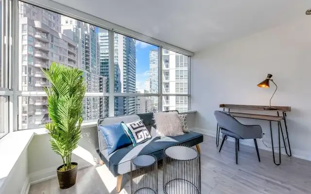 717 bay st 2