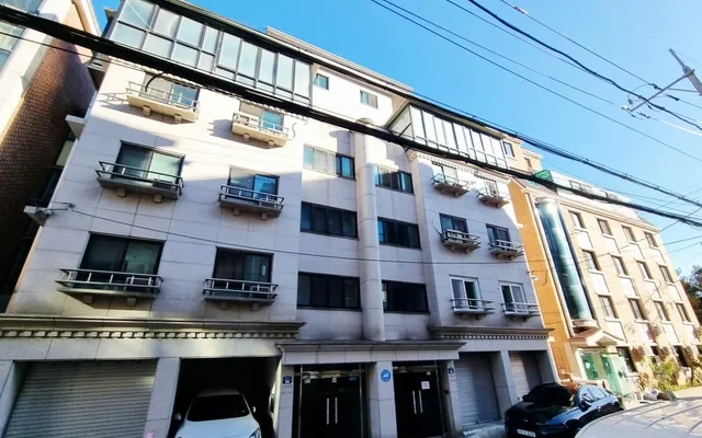 [10 mins walk to SNU] Welling House - Seoul student accommodation
