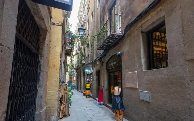 studio in Gothic Quarter 3
