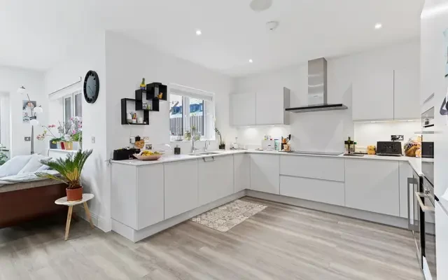 Orchard Farm Avenue, East Molesey, Surrey, KT8 0AJ 3