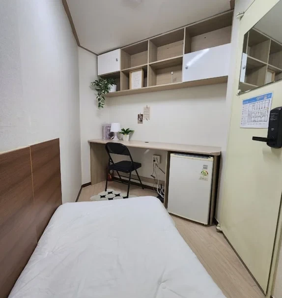 CUBE [1min to Station] Private Room in Central Seoul