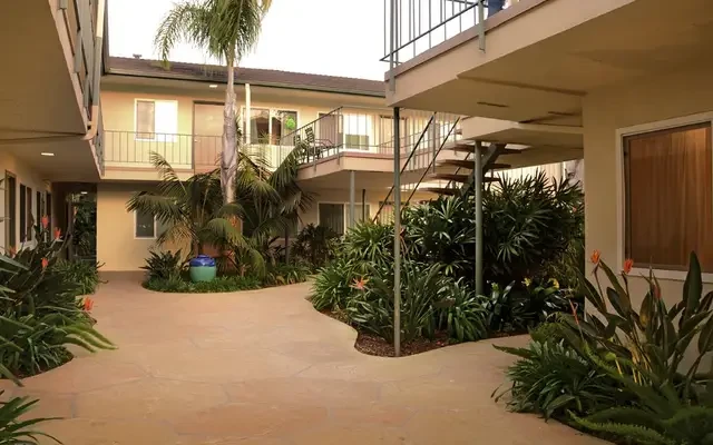 6661 Berkshire - Goleta student accommodation