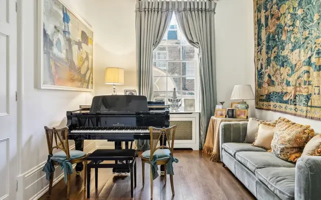 Montpelier Square, Knightsbridge, London, SW7 1JT 4