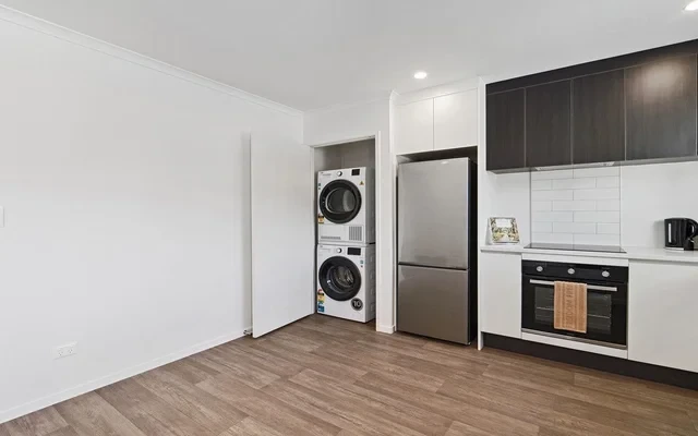 159 Unsworth Drive 4