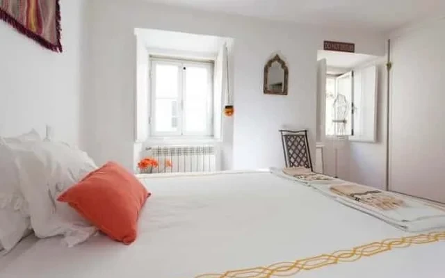 One-bedroom Apartment in Rua do Terreiro do Trigo, Lisbon 2