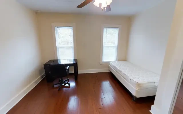 125-27 Comstock Place 3