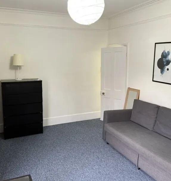 LH-7 Egerton Gardens
