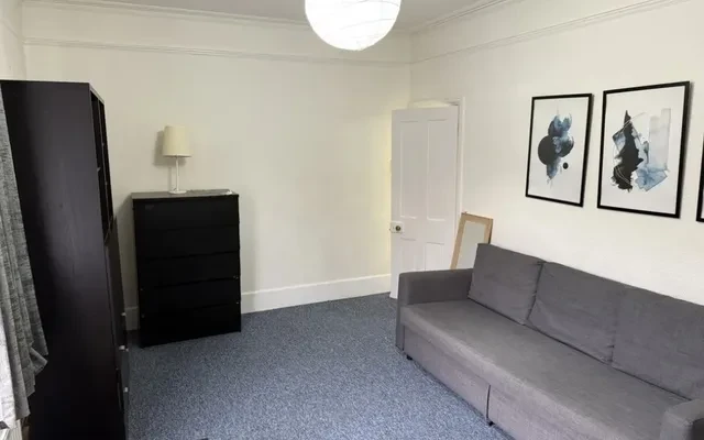 LH-7 Egerton Gardens 0