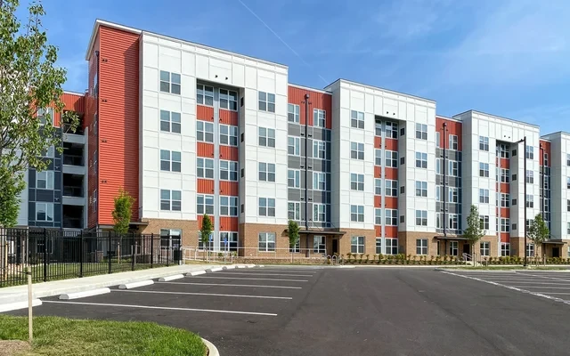 Cedar Pointe Apartment 0