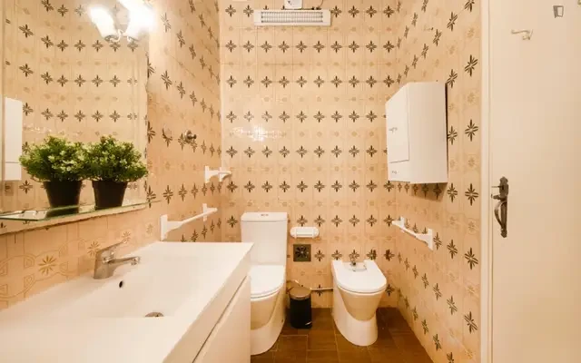 Beautiful double bedroom close to Arroios metro station - 리스본 학생 숙소 - Double bedroom