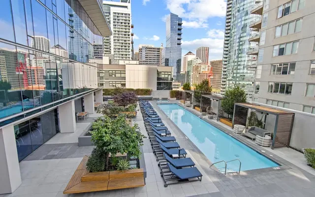 399 Fremont 1