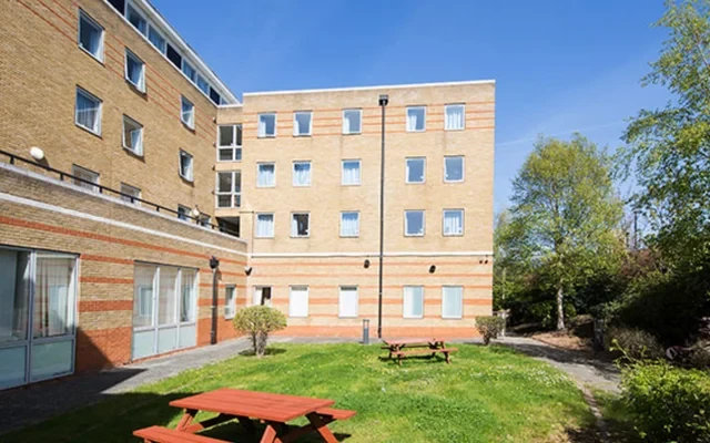 Ewen Henderson Court 0