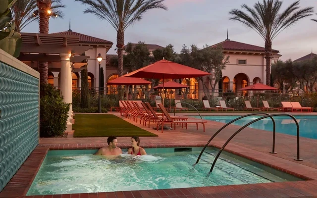 Promenade at Irvine Spectrum 1