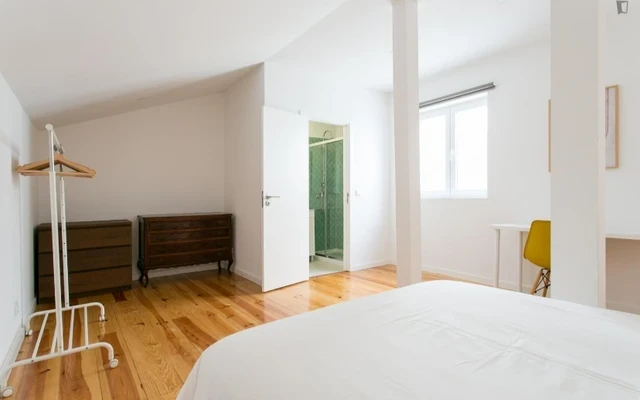 Very modern 7-bedroom apartment near the Anjos metro 4
