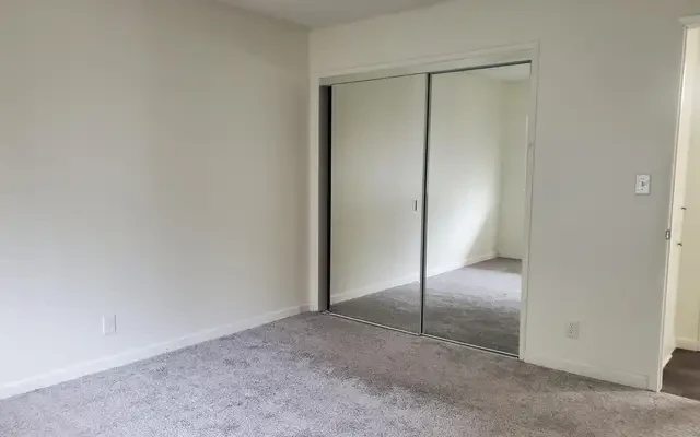 102 N. Hope Avenue - Santa Barbara student accommodation - 1 Bed 1 Bath