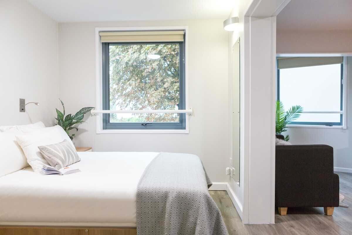 Lit Islington Residence