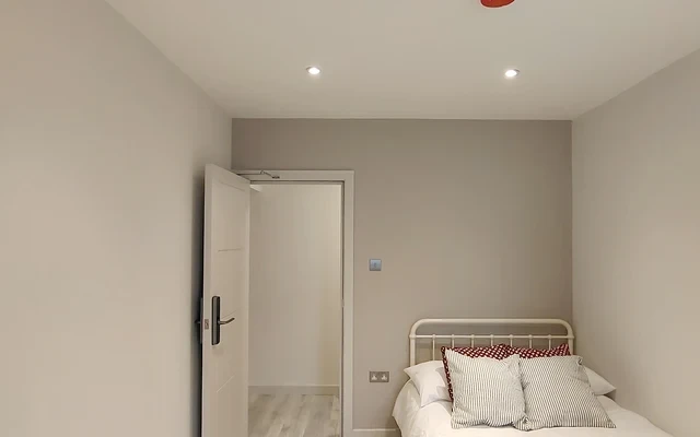 UM-YOHO Queen Mary 2 1