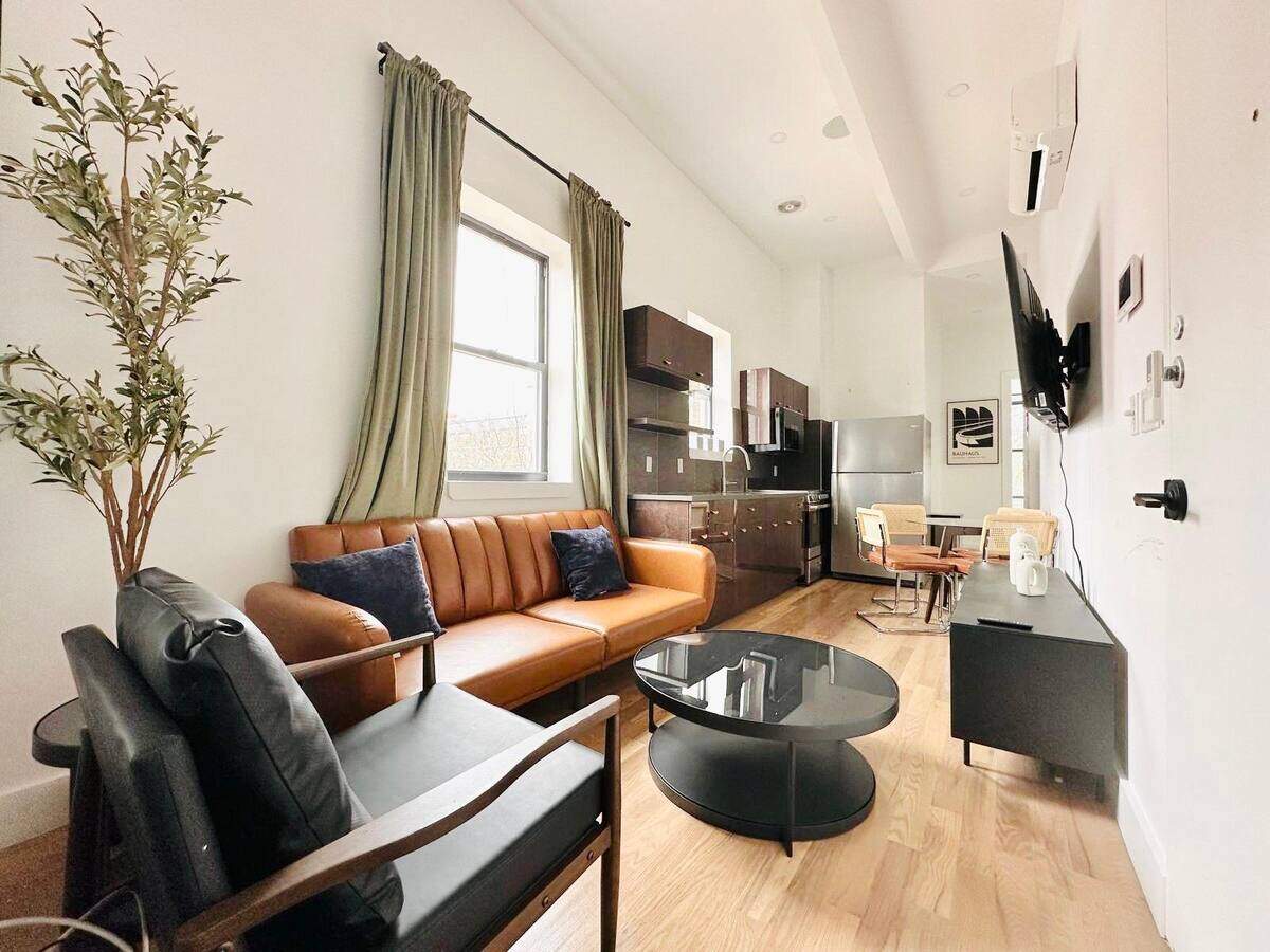 104 Graham Avenue, Brooklyn 3