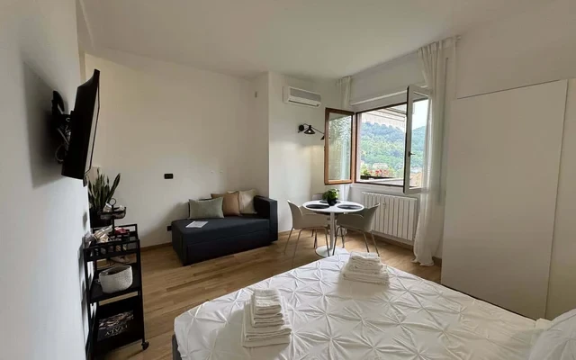 HI - 15 Como Apartment 3