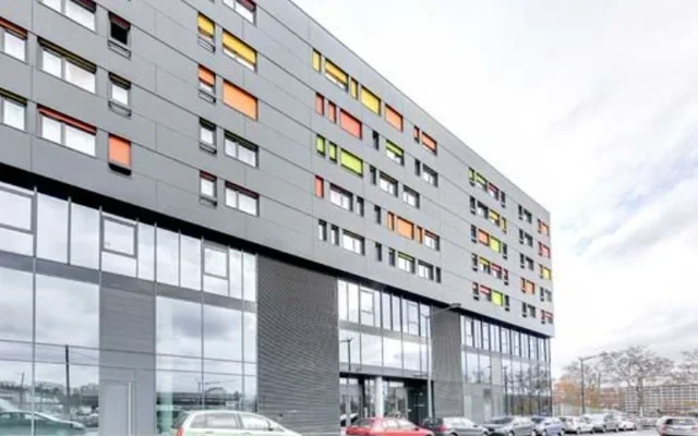 Near ENS, Gare SNCF 0