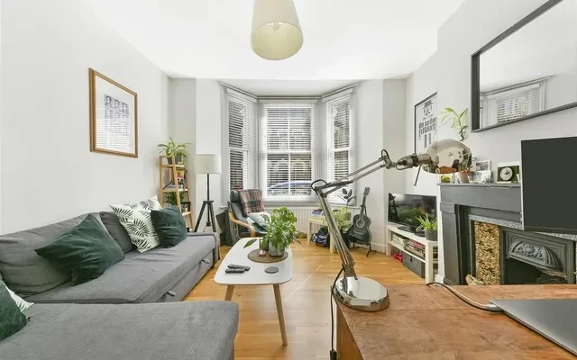 LH-Heyford Avenue 3