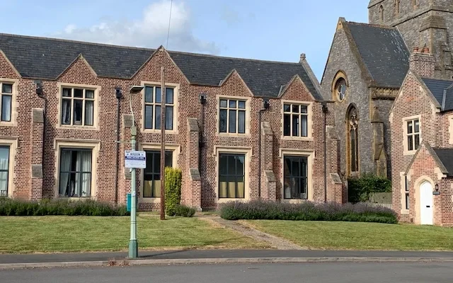 Fountain Court EX4 0