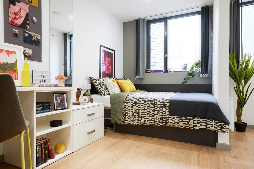 WHEELCHAIR ACCESSIBLE STUDIO