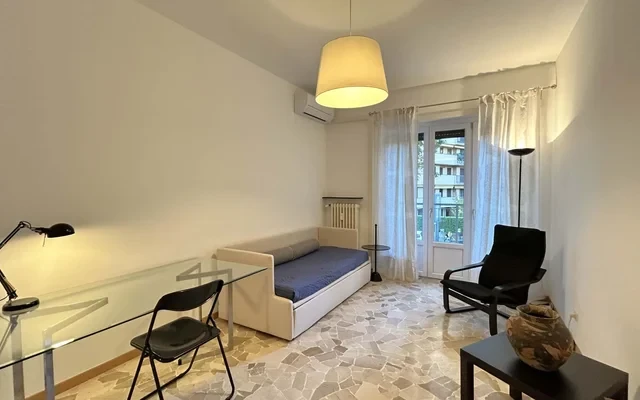 Appartamento in Viale Bacchiglione, Milano 1