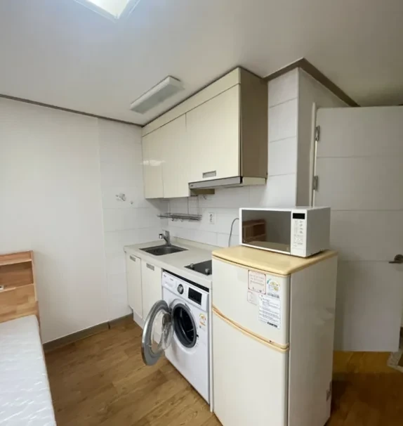 Sinchon No.14 Apartment