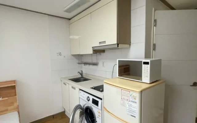 Sinchon No.14 Apartment 0
