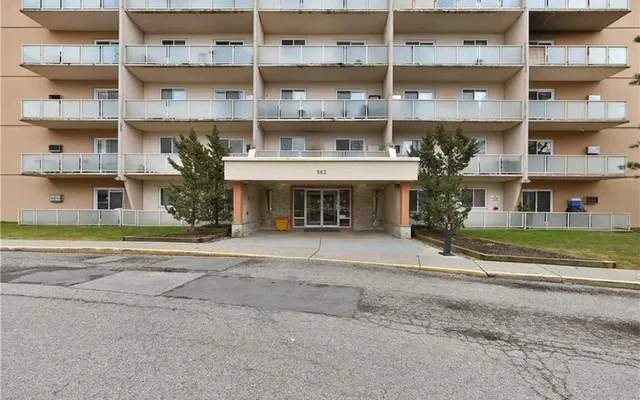 563 Mornington Avenue 1