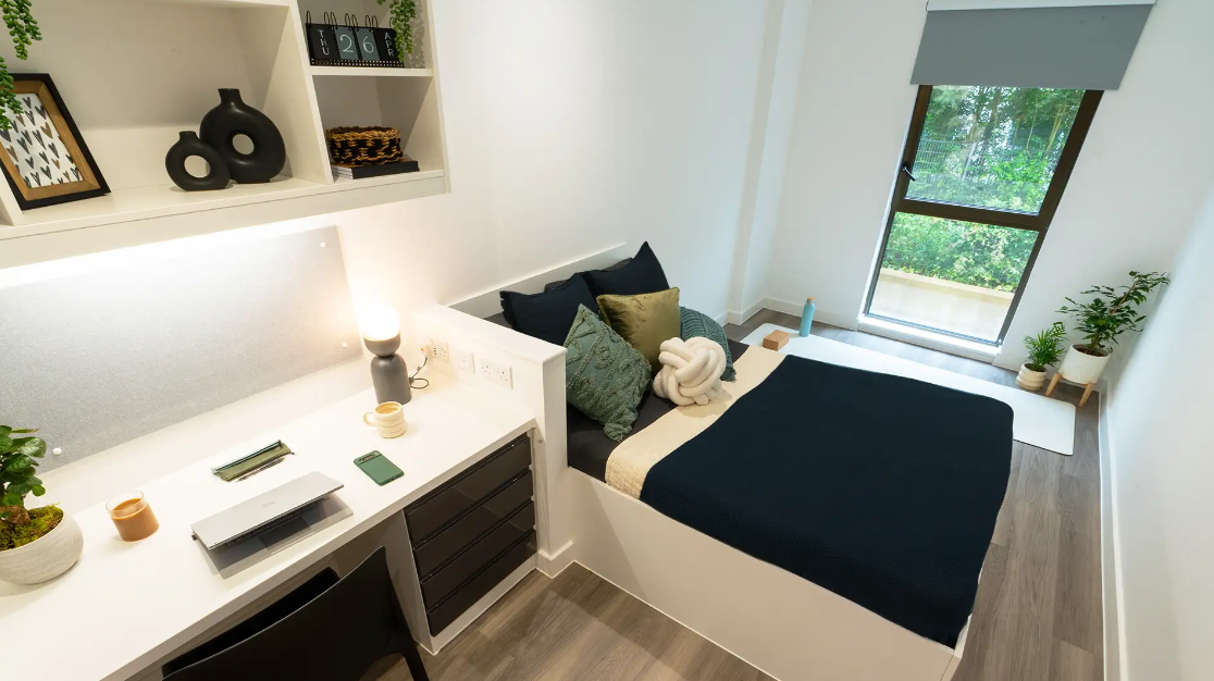 5, 6, 7, 9 or 10-Bed Elite Ensuite Cluster Room