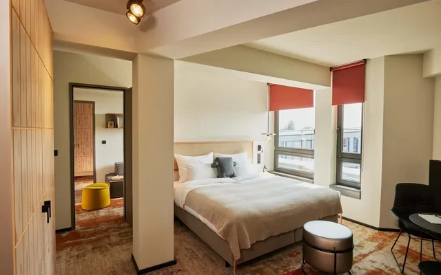 Familyhood- for four people 1