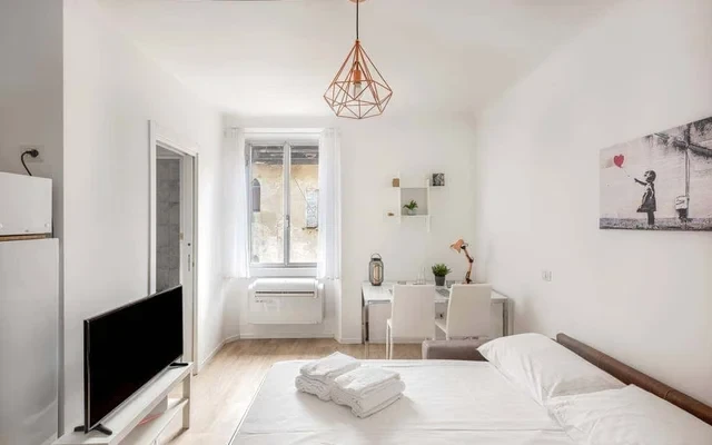 Stunning Designer Studio Flat Near Bocconi University 0
