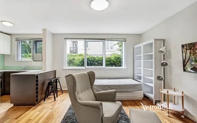 372 Toorak Road, South Yarra 1