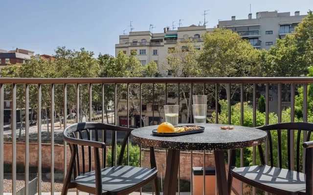 Punta - 3 bedrooms with pool in Les Corts 1