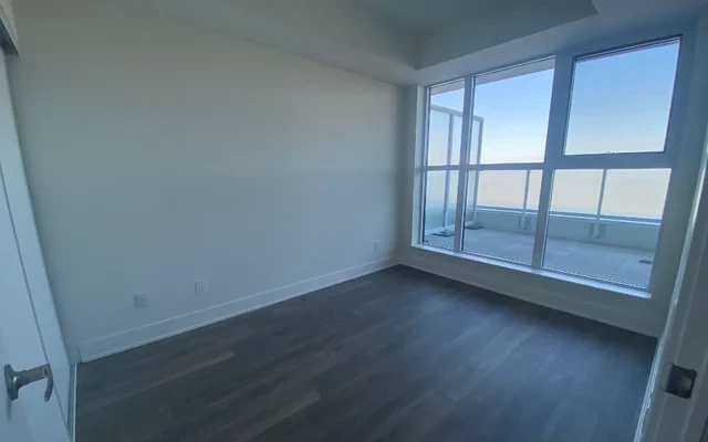 617 - 188 Fairview Mall Dr 4