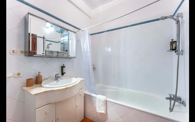 Peaceful 1 BDR Apartment W/ Balcony 4