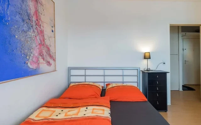 Sonniges, modern moebliertes Apartment mit Balkon 2