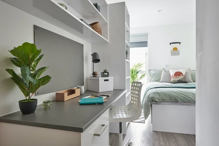 5 Bed Premium En-suite