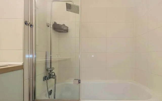 Gutenbergstrasse Koeln 50823 Germany 4