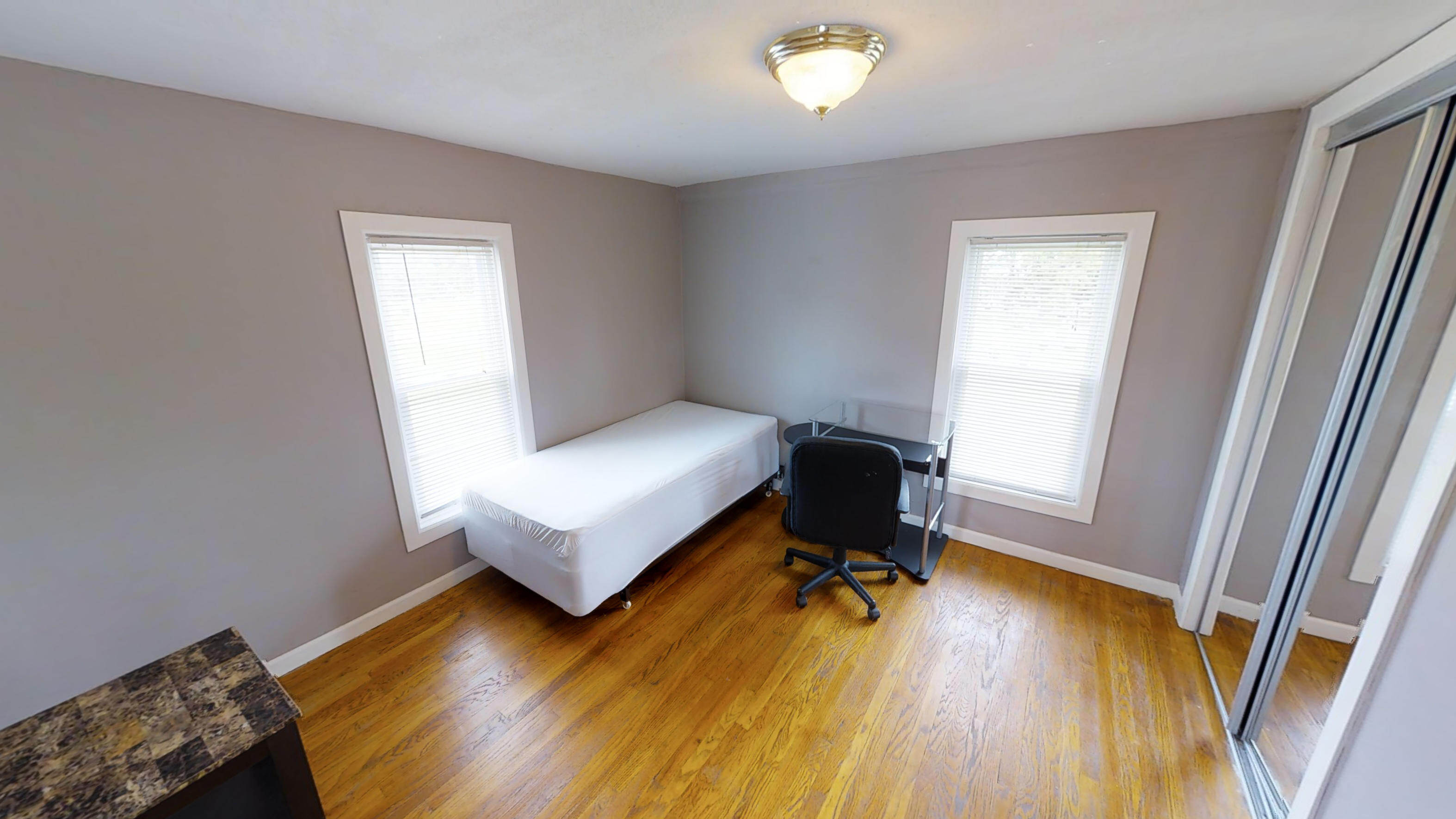 2 bed 1 bath-Apartment 2