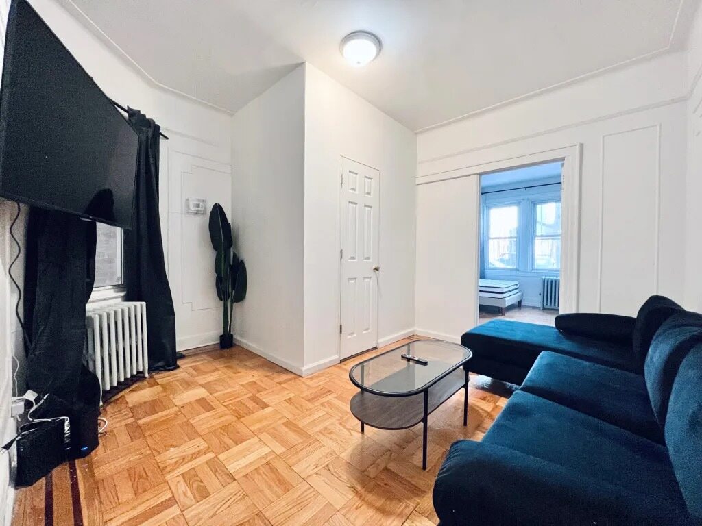 25-15 35th avenue, Astoria