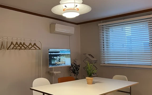 #19 Hongdae, Three-Bedroom Apartment with Furniture 4