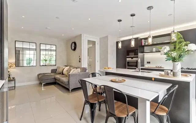 Brewery Lane, Twickenham, TW1 1AW 2