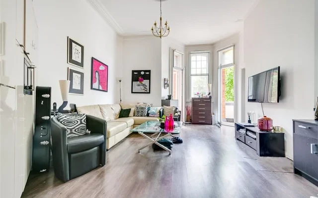 LH-Moscow Mansions 1