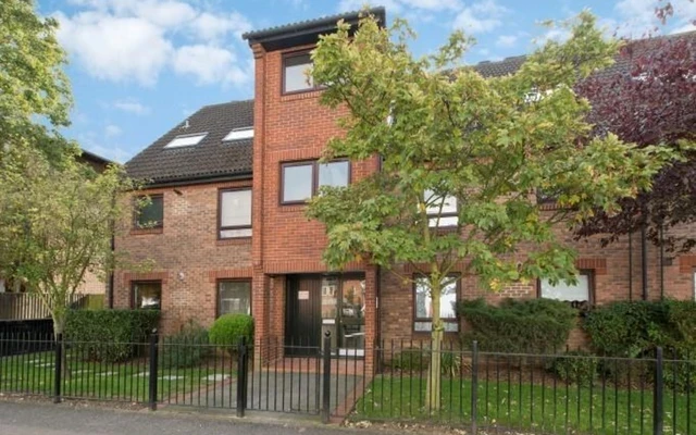 LH-Greyhound Road - London student accommodation