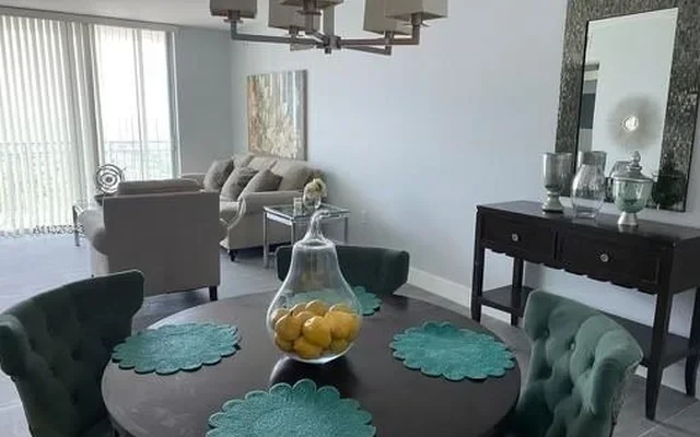 Metropolis Dadeland 3
